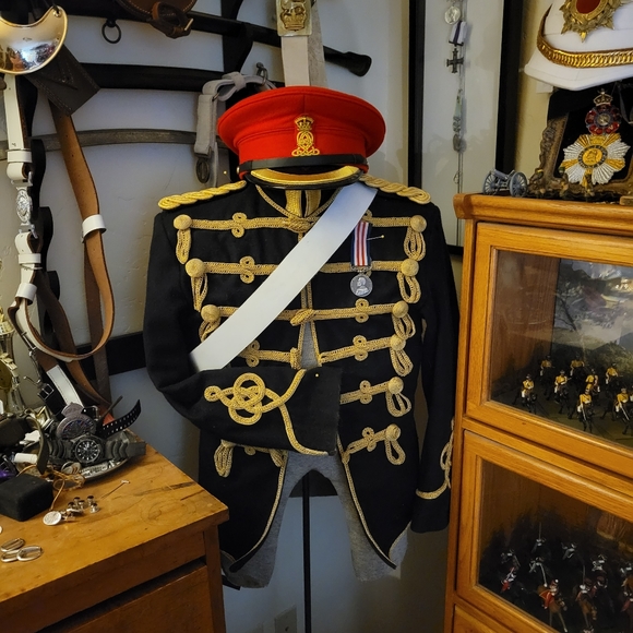 Meet your Posher, Colonel - Picture 4 of 6